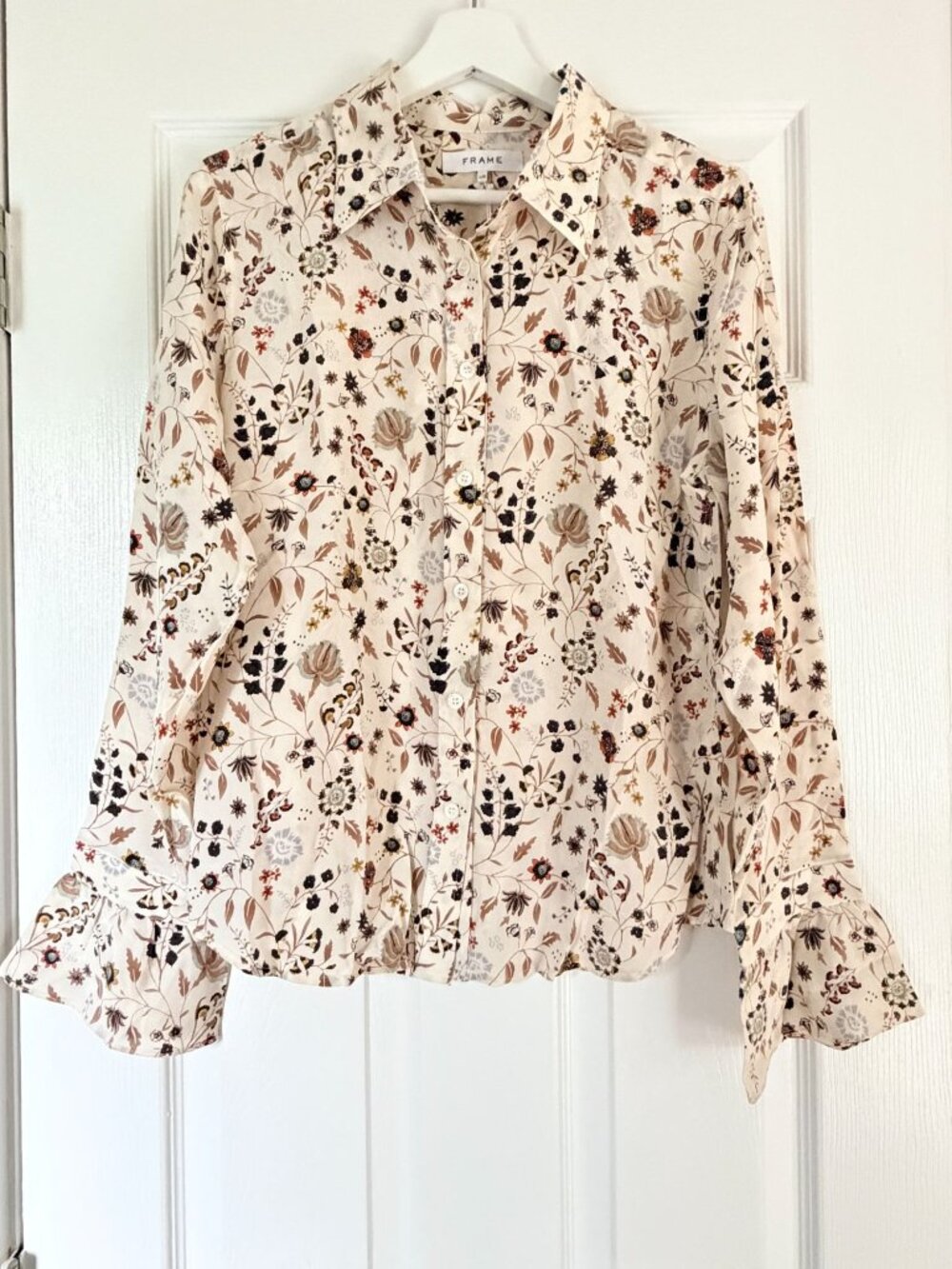 FRAME 70s Ruffled Silk Floral Blouse Size L Off White Multi NWT - Picture 4 of 13